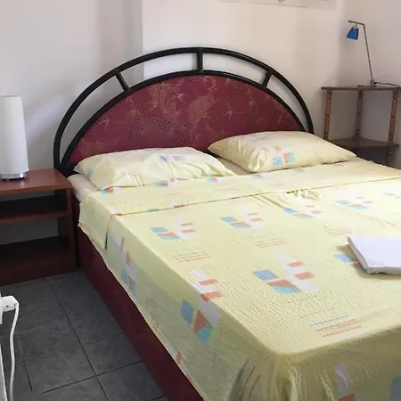 Medusa Daire Makarska